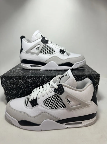 Jordan 4 wojskowy czarny